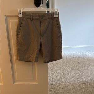 Boys size 8 Vineyard Vines performance shorts